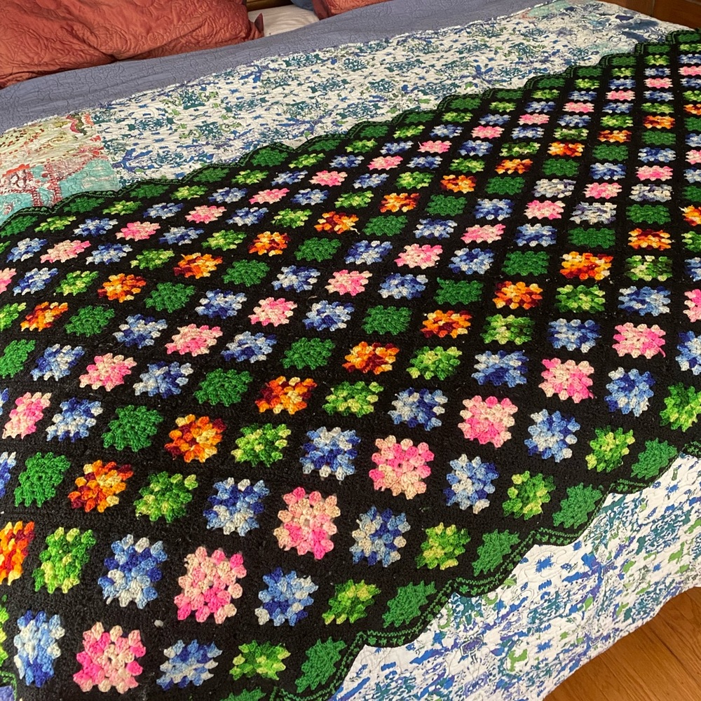 Vintage multi color crochet oblong accent blanket - Picture 1 of 8
